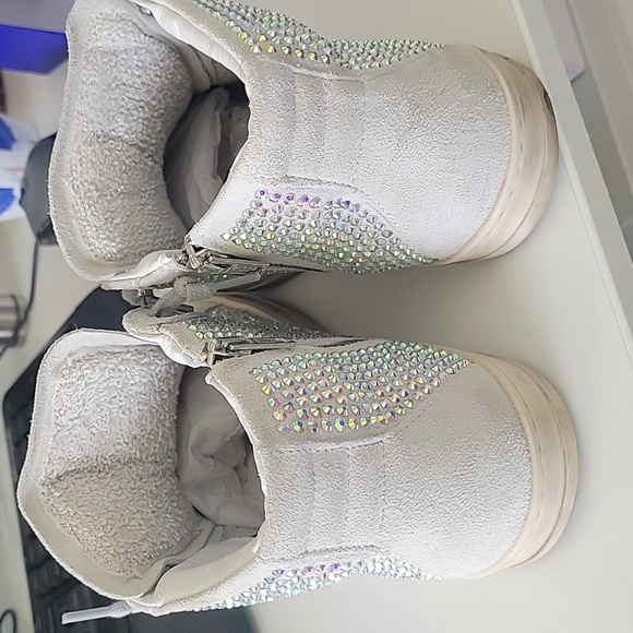 P448 | Skate Strass Sparkle Sneaker - Picture 5 of 10